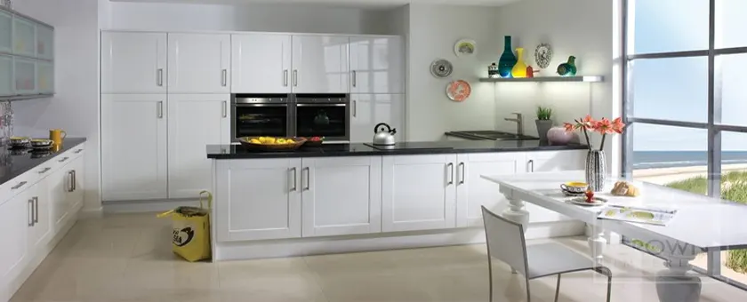 High Gloss White Kitchen Cabinet, How To Remove Grease From Gloss Kitchen Cupboards