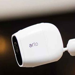 How to charge an Arlo Pro battery