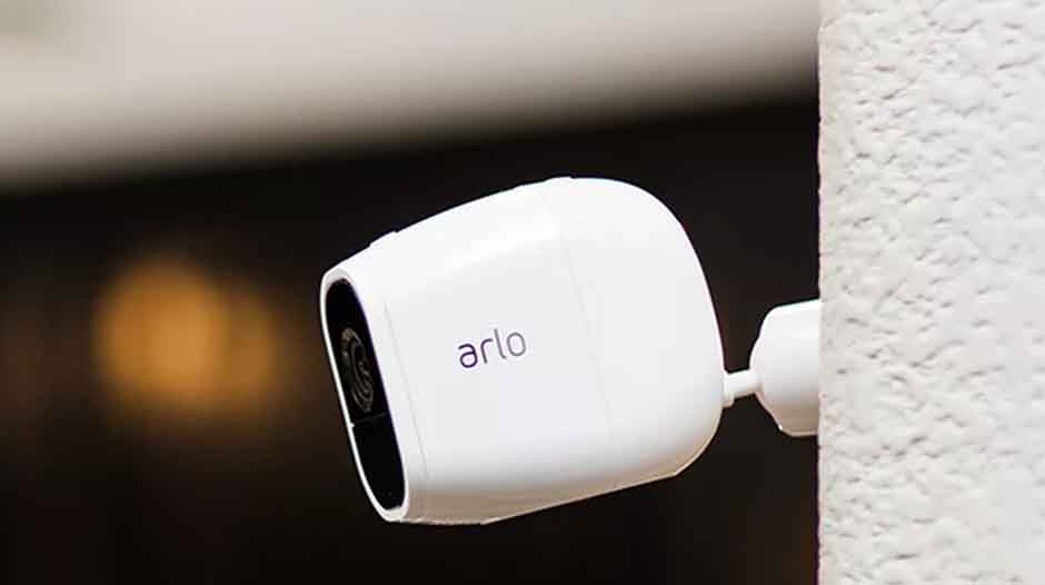 How to charge an Arlo Pro battery