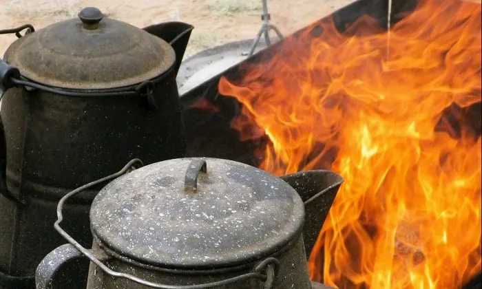 making cowboy coffee