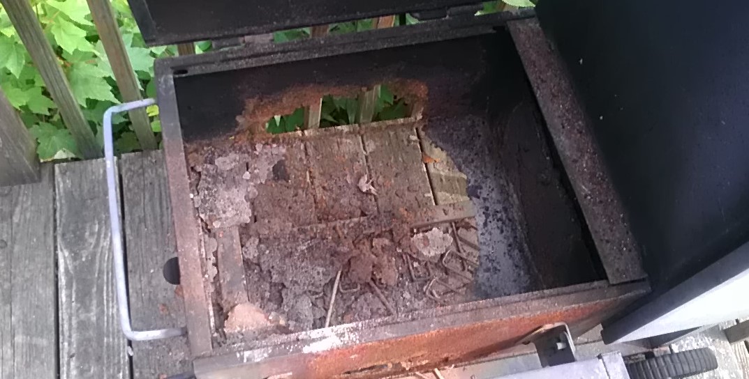 rusty grill bottom
