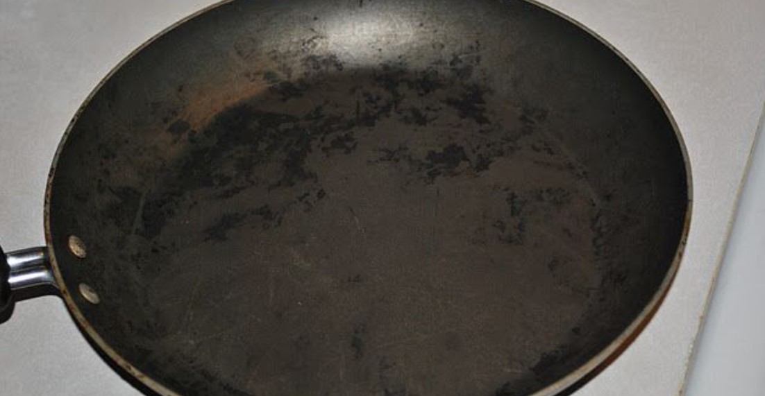 How Do You Clean a Scorched Pan?