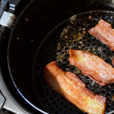 How to Clean Baked-on Grease from an Air Fryer