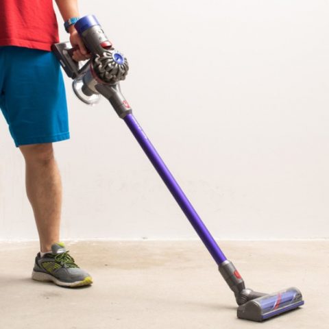 How to Clean a Dyson V8