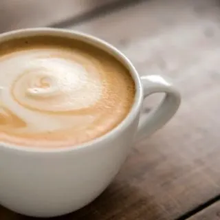 How to Make a Latte With an Espresso Machine