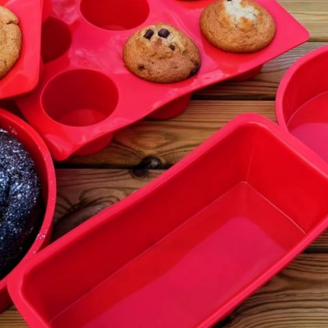 How to Clean Silicone Bakeware