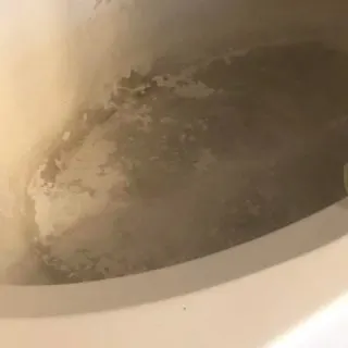how to clean a dirty bathtub