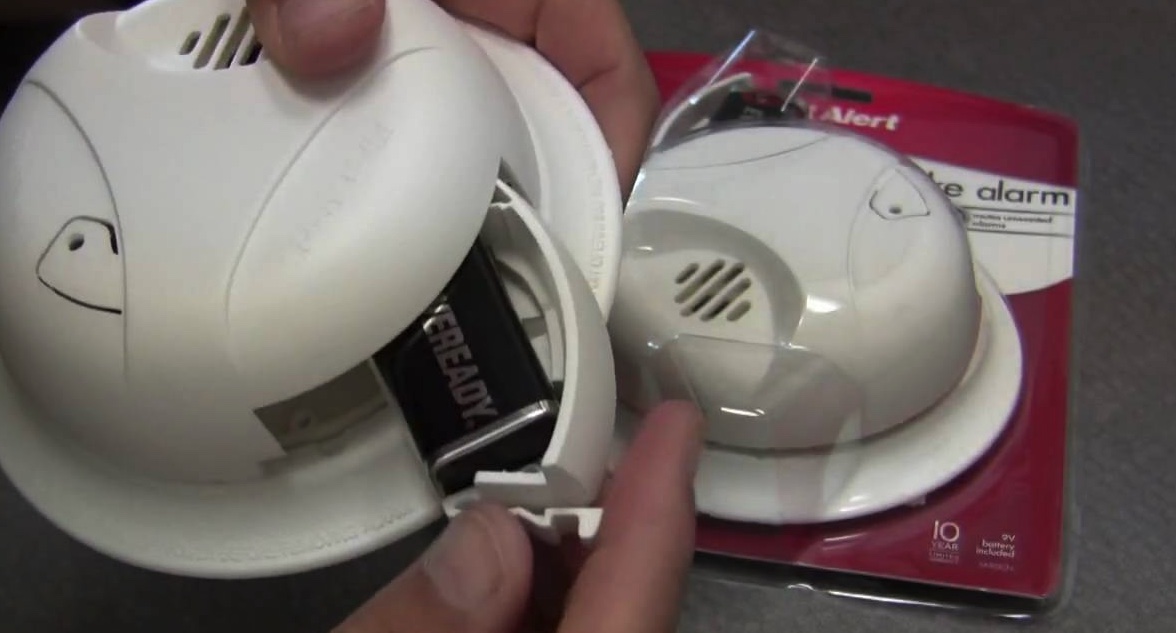First Alert Smoke Alarm 9120b Green Light Blinking
