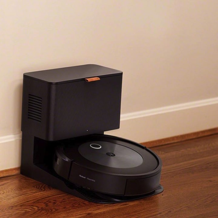 Roomba Not Charging? Causes and Fast Fixes