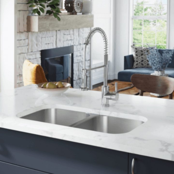 How Wide Should a Kitchen Island With a Sink Be?