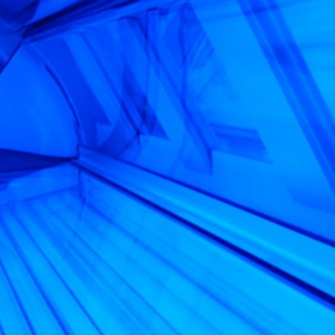 What Do You Clean a Tanning Bed With