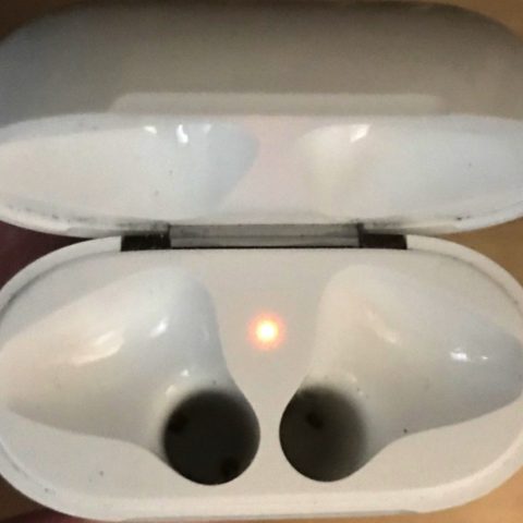 can you link airpods to a different case