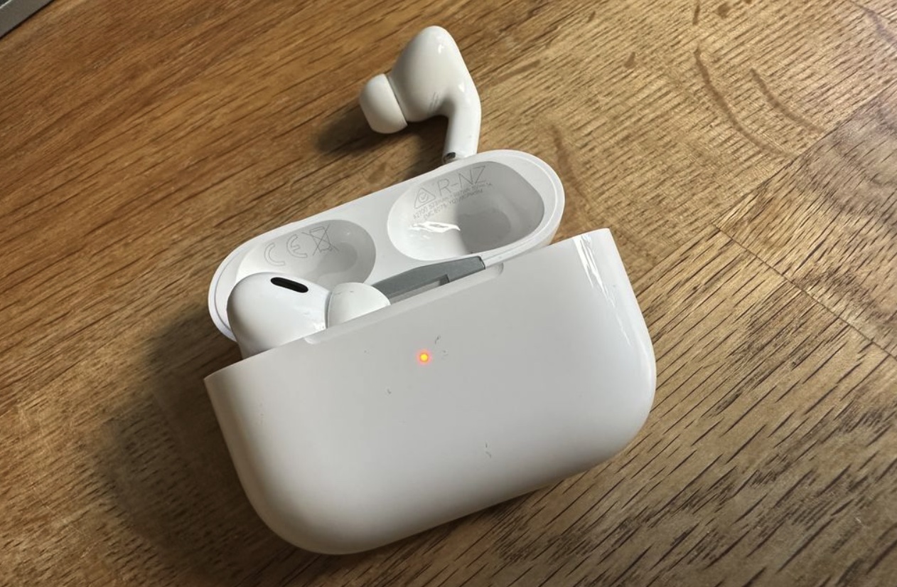 Why is One AirPod Louder than the Other The Indoor Haven